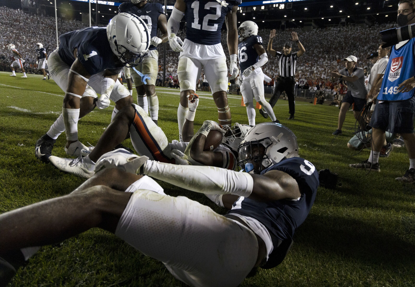 Penn State football vs. Auburn, Brisker (1) & Porter (9)